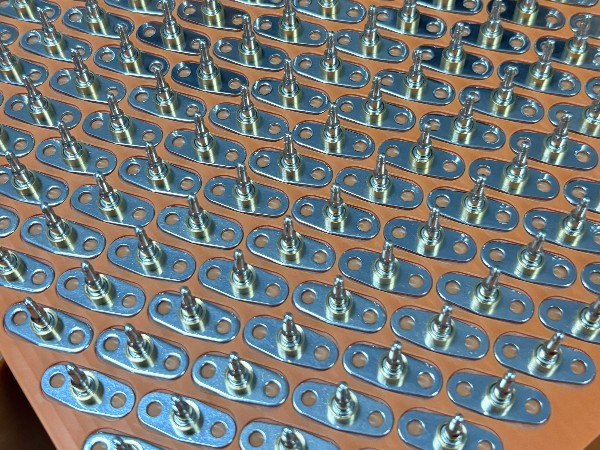 從汽車傳感器到醫療導管，看唯思特如何為不同行業定制自動化擺盤解決方案