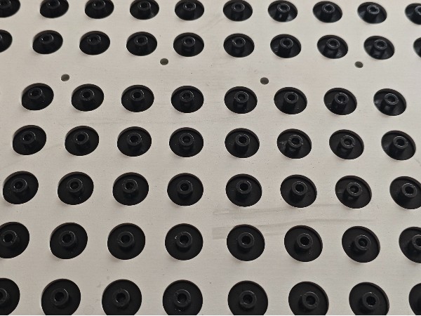 唯思特整列機：鞋眼扣自動化精密排列與擺盤解決方案